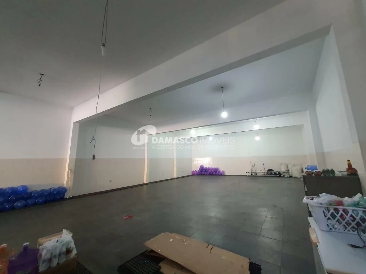 Casa à venda com 3 Quartos, 3 Suites, 3 Vagas, 751M², Utinga, Santo André - SP