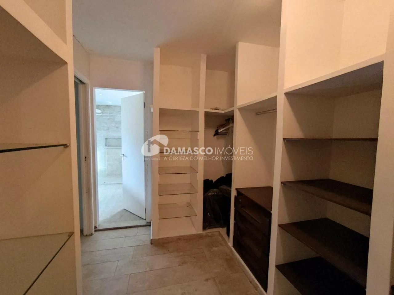 Sobrado à venda 5 Quartos, 4 Suites, 5 Vagas, 252M², Sítio da Figueira, São Paulo - SP