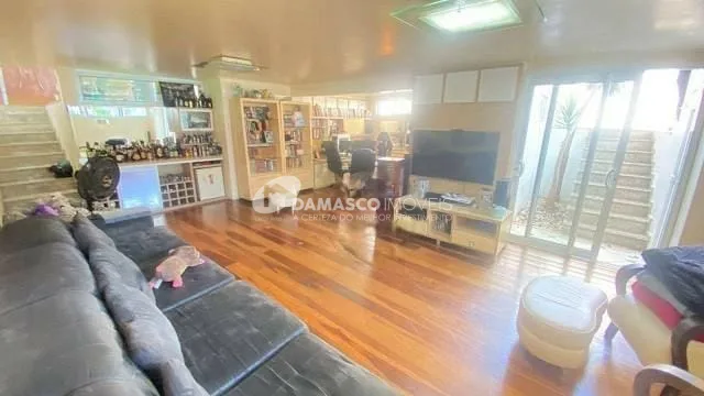 Sobrado à venda 3 Quartos, 3 Suites, 5 Vagas, 380M², Jardim, Santo André - SP