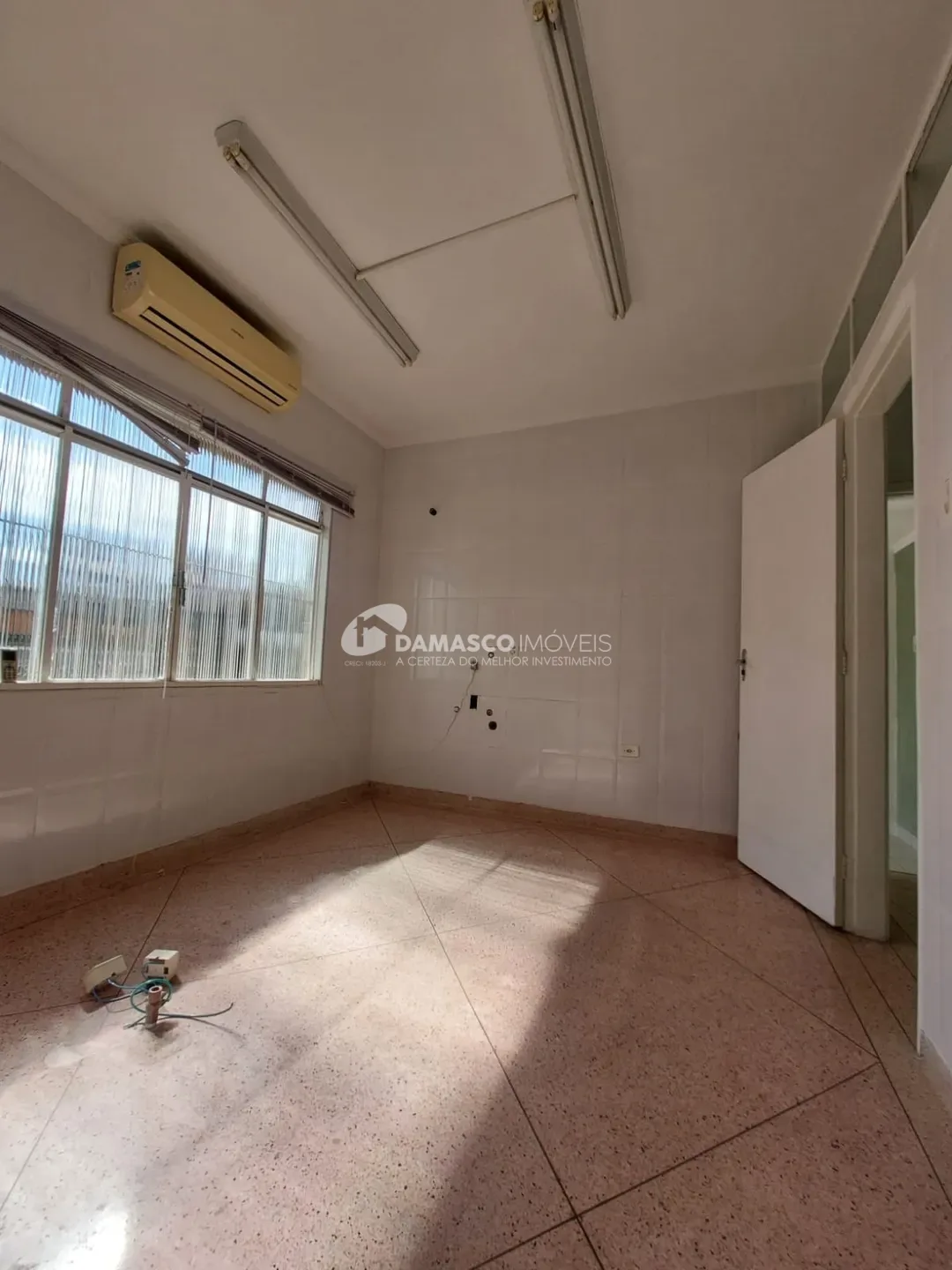 Casa Comercial para Locação – Nova Gerty – 50m² – Ideal para Clínicas