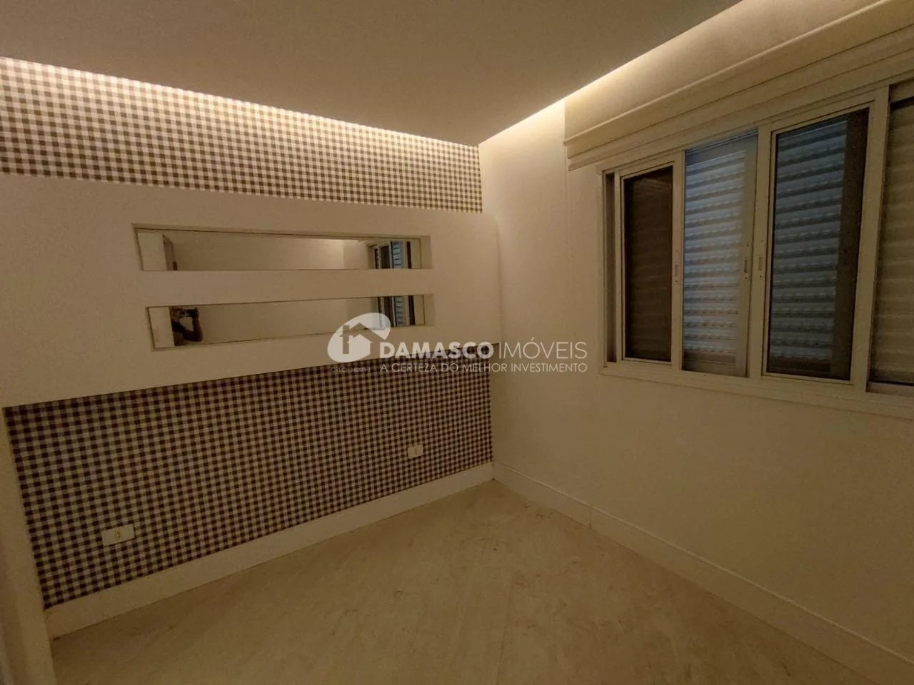 Sobrado à venda 5 Quartos, 4 Suites, 5 Vagas, 252M², Sítio da Figueira, São Paulo - SP