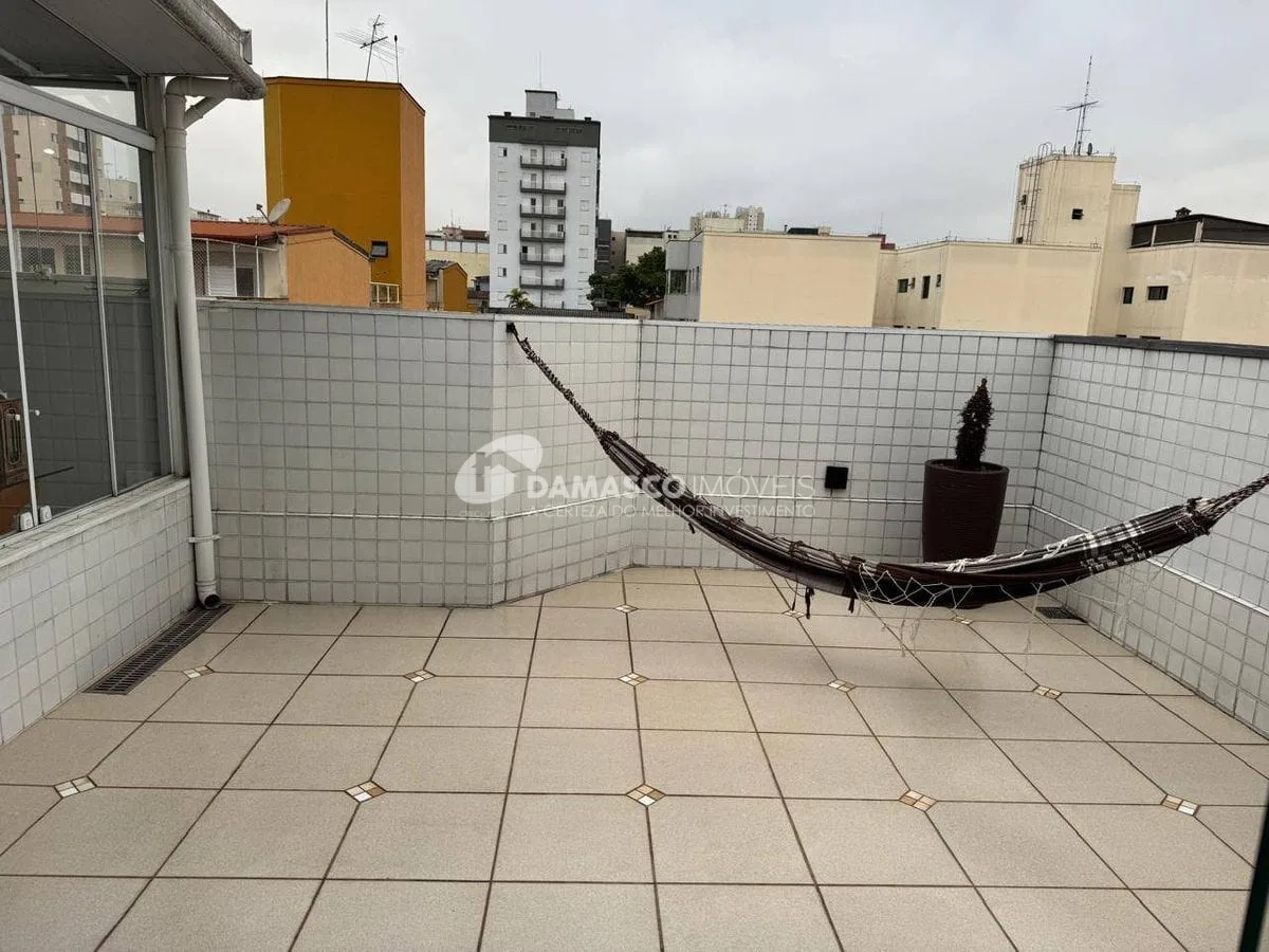 Penthouse, 2 dorm, 1 suíte e sala com sacada