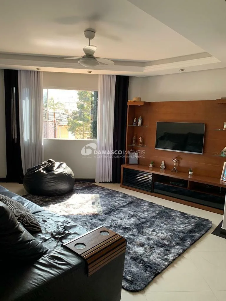 Sobrado à venda 3 Quartos, 1 Suite, 4 Vagas, 383M², Cerâmica, São Caetano do Sul - SP