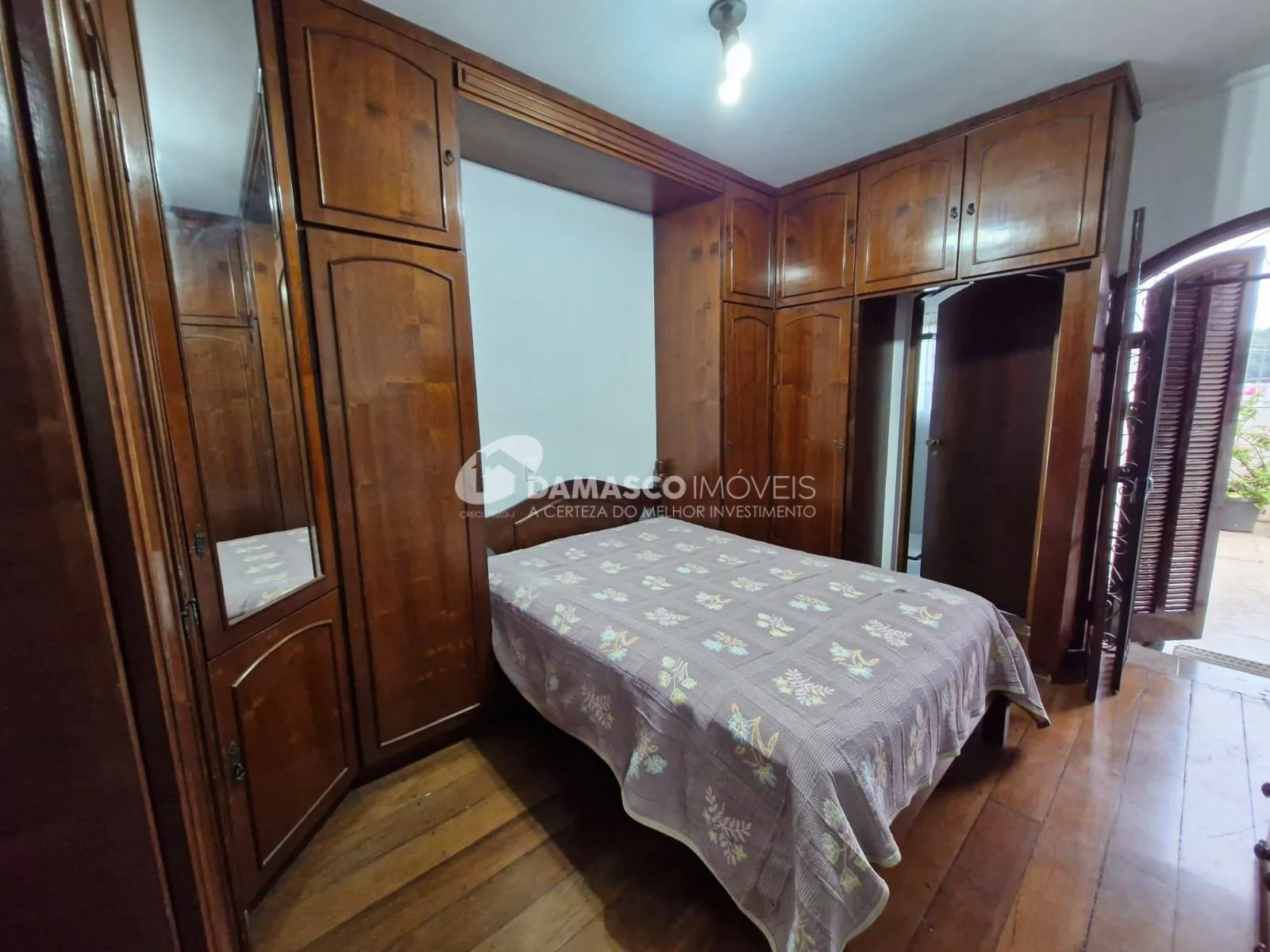 Sobrado à Venda no Barcelona, São Caetano do Sul | 3 Dormitórios | 1 Suíte | 3 Vagas