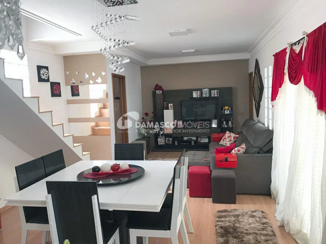 Sobrado à Venda 3 Quartos, 3 Suites, 6 Vagas, Nova Gerty, São Caetano do Sul - SP