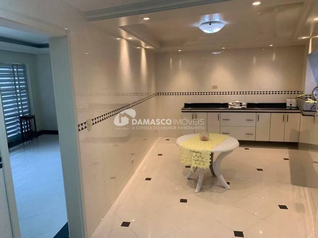 Sobrado à venda 3 Quartos, 1 Suite, 2 Vagas, 250M², Sítio da Figueira, São Paulo - SP