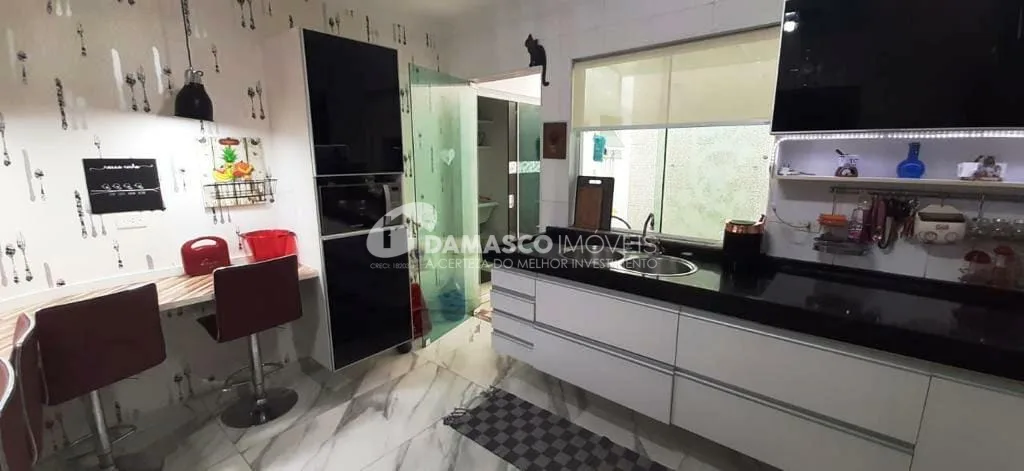 Sobrado à venda 3 Quartos, 3 Suites, 280M², Vila Valparaíso, Santo André - SP
