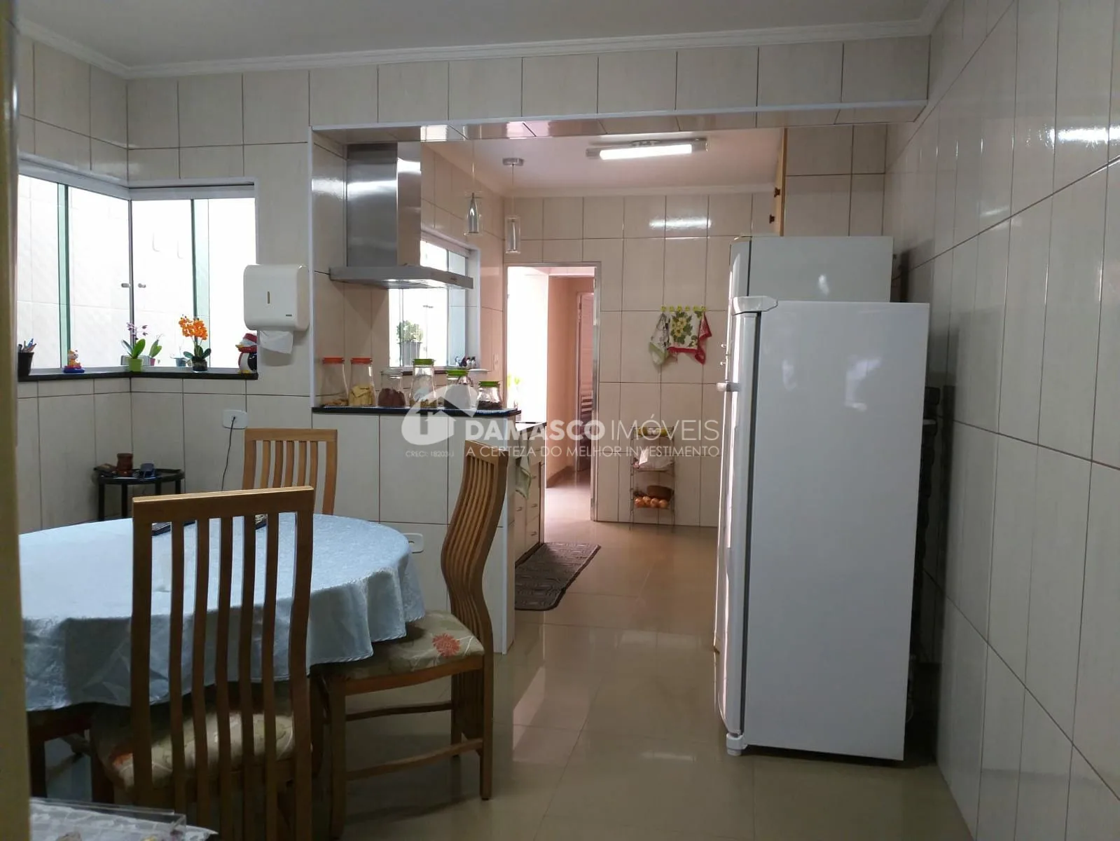 Sobrado à venda 3 Quartos, 2 Suites, 4 Vagas, 330M², Santa Maria, Santo André - SP