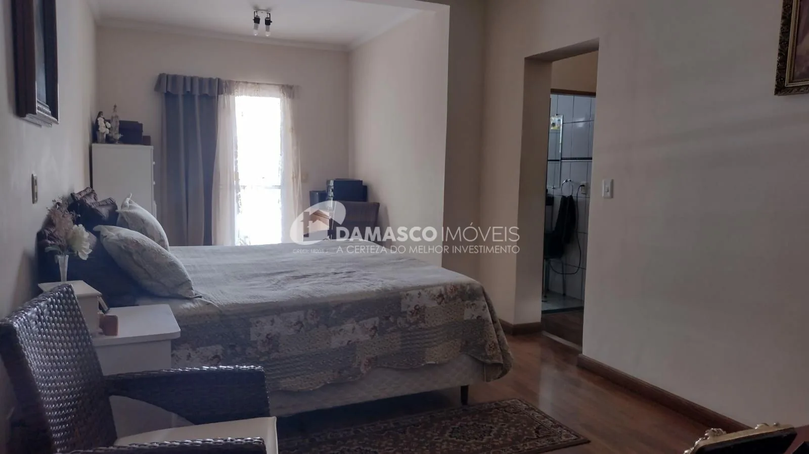 Sobrado à venda 3 Quartos, 3 Suites, 3 Vagas, 240M², Barcelona, São Caetano do Sul - SP