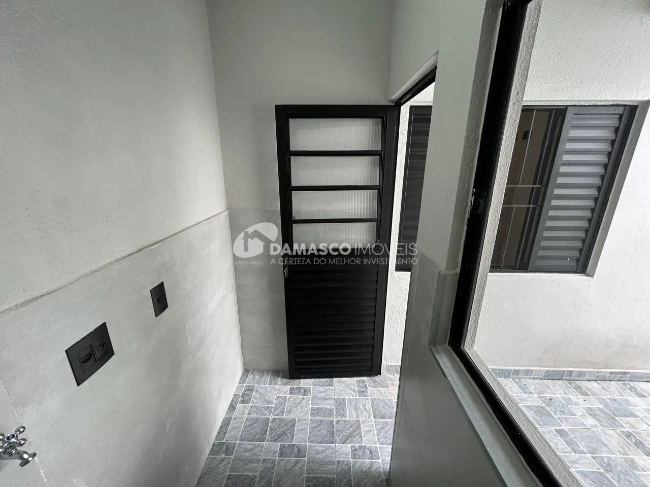 Casa Térrea Reformada à Venda na Nova Gerty, São Caetano do Sul | 2 Dormitórios | 2 Vagas