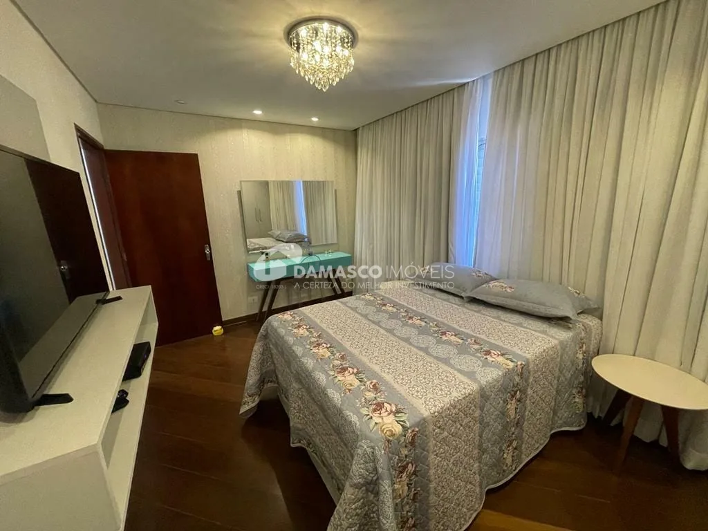 Casa à venda 2 Quartos, 2 Vagas, 150M², Jardim das Maravilhas, Santo André - SP