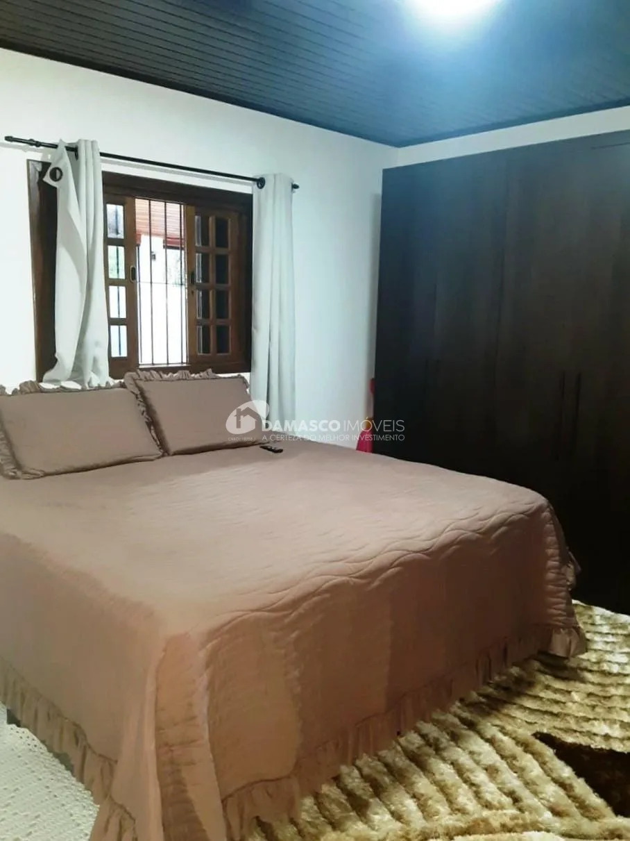 Chácara à venda 4 Quartos, 3 Suítes, 10 Vagas, Horto F Dois, Mairinque - SP