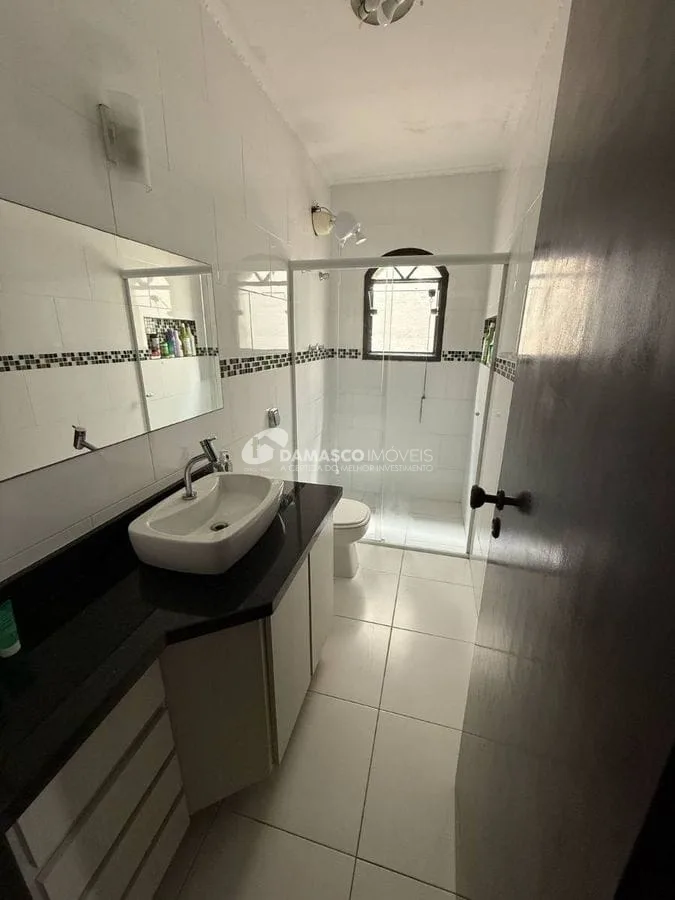 Sobrado à venda 3 Quartos, 1 Suite, 2 Vagas, 204M², Sítio da Figueira, São Paulo - SP