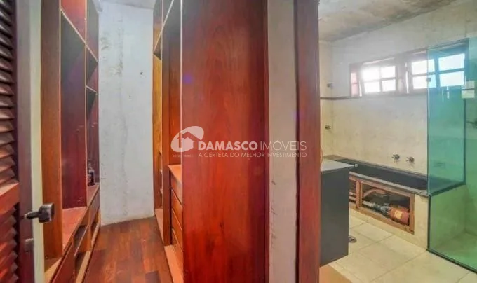 Sobrado à venda 3 Quartos, 1 Suite, 2 Vagas, 350M², Santa Maria, São Caetano do Sul - SP