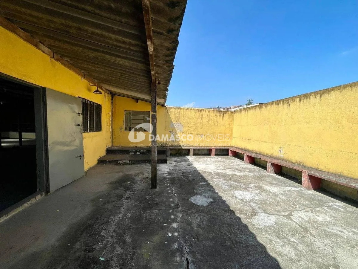 Prédio comercial no Jardim Santo André