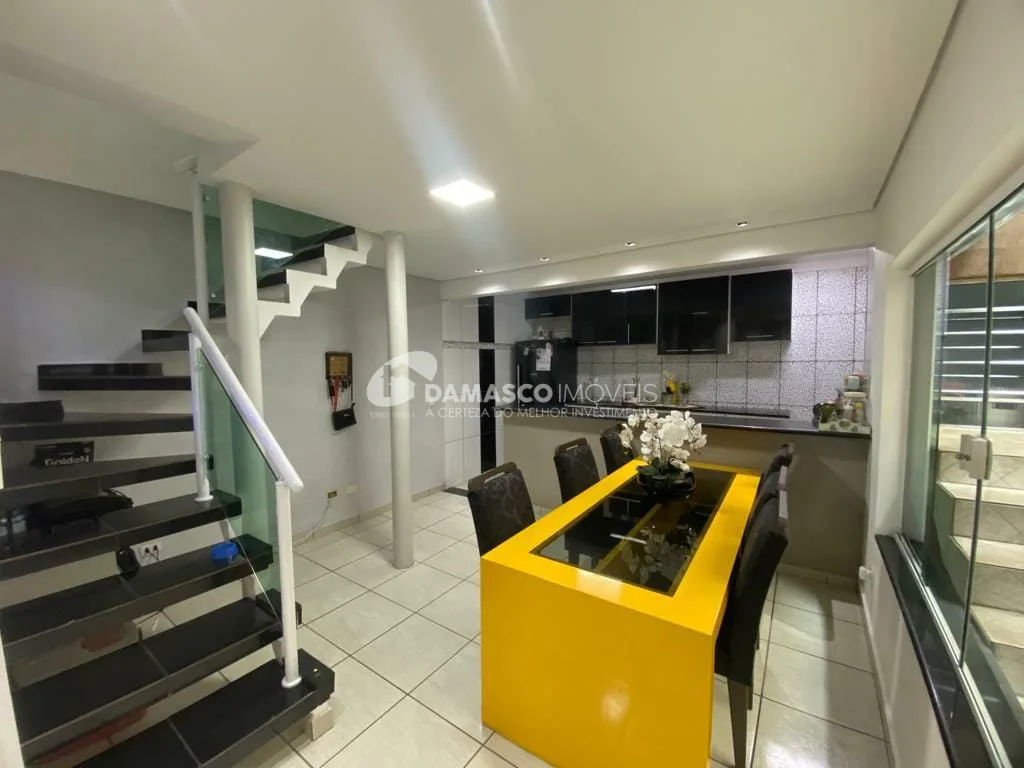 Sobrado à venda 2 Quartos, 1 Suite, 2 Vagas, 187M², Campestre, Santo André - SP