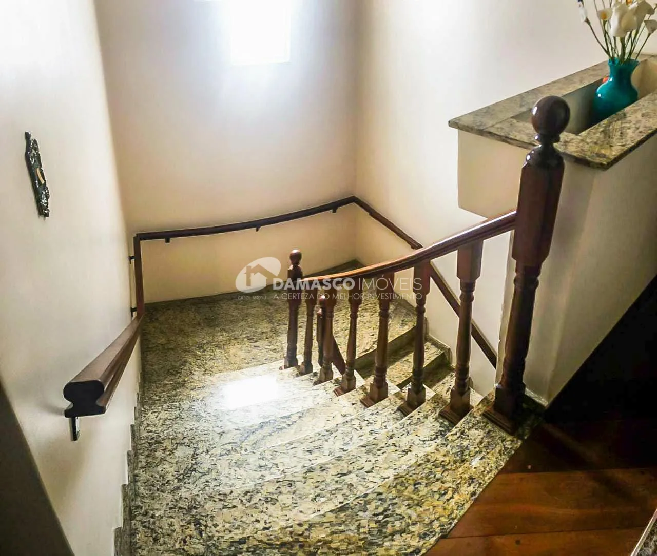 Sobrado à venda 5 Quartos, 2 Suites, 6 Vagas, Vila Sacadura Cabral, Santo André - SP