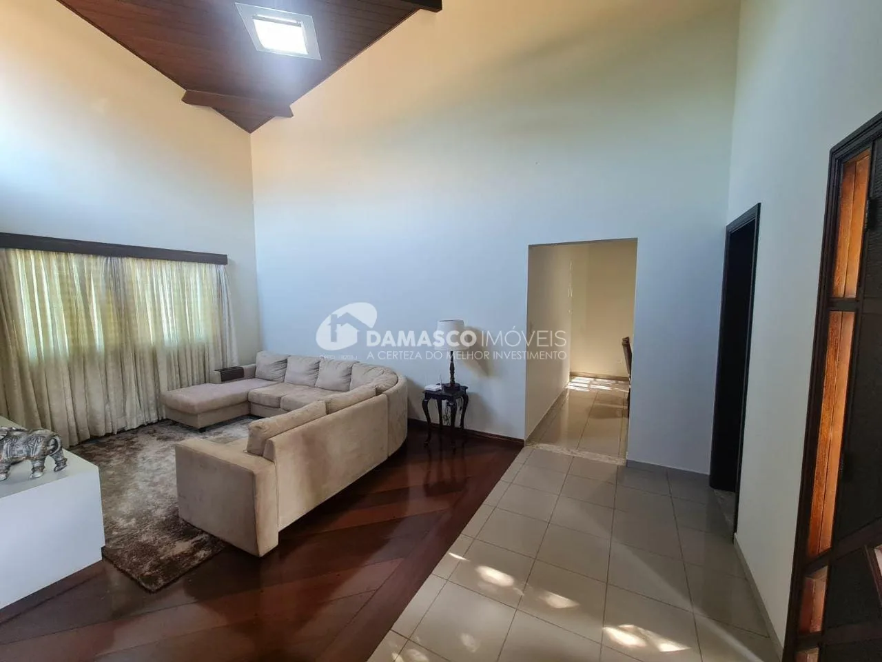 Casa à venda 3 Quartos, 3 Suites, 450M², Avenida Estrutural Leste, Ibiúna - SP