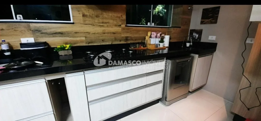 Sobrado à venda 3 Quartos, 3 Suites, 3 Vagas, Nova Gerty, São Caetano do Sul - SP