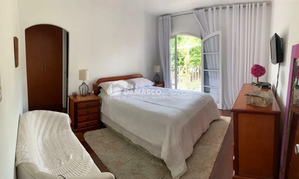 Sobrado à venda 3 Quartos, 1 Suite, 4 Vagas, 220M², Santa Maria, São Caetano do Sul - SP