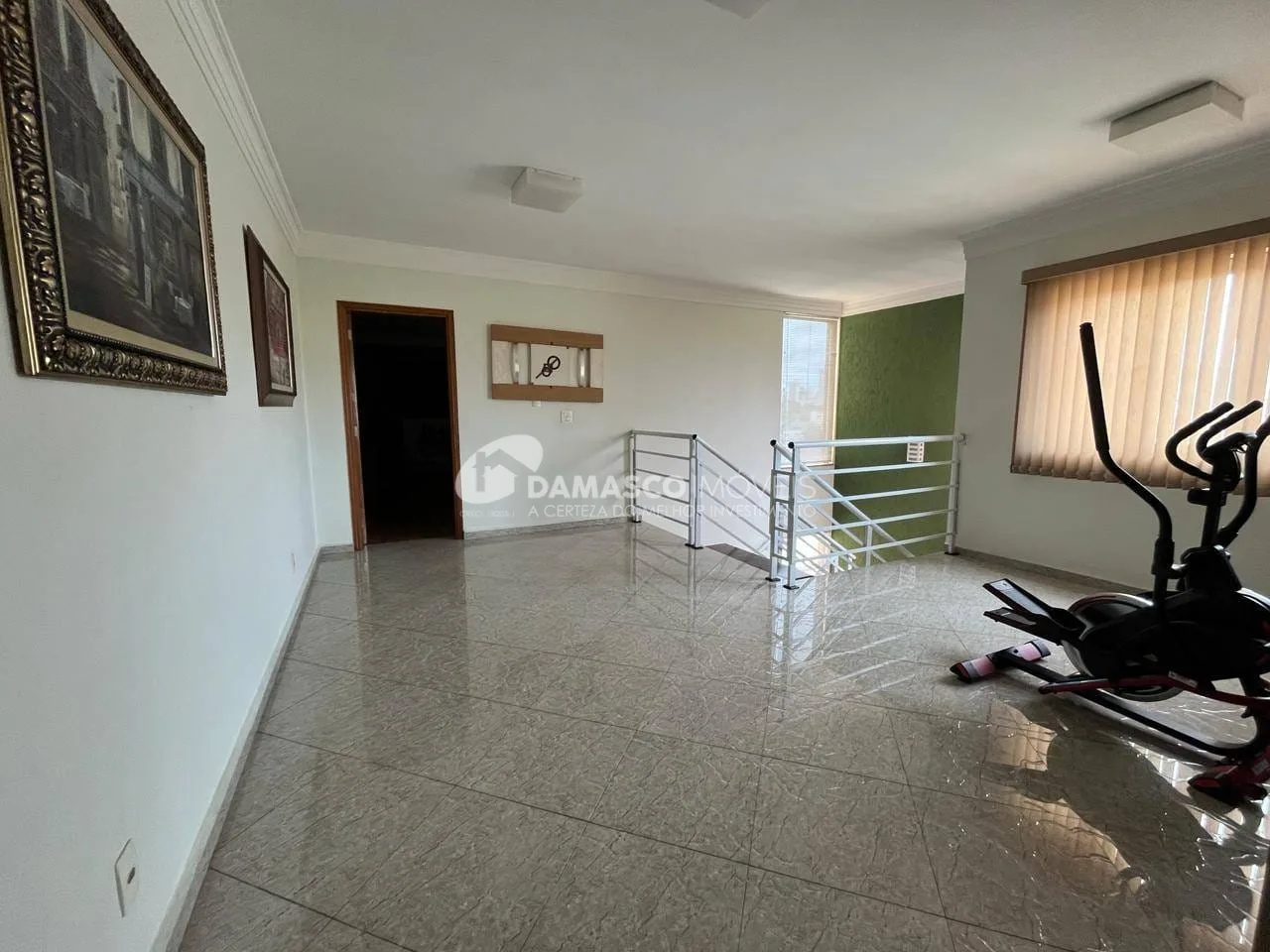 Incrível Sobrado à venda com 3 suítes e 5 vagas de garagem, Bairro Olímpico, São Caetano do Sul, SP