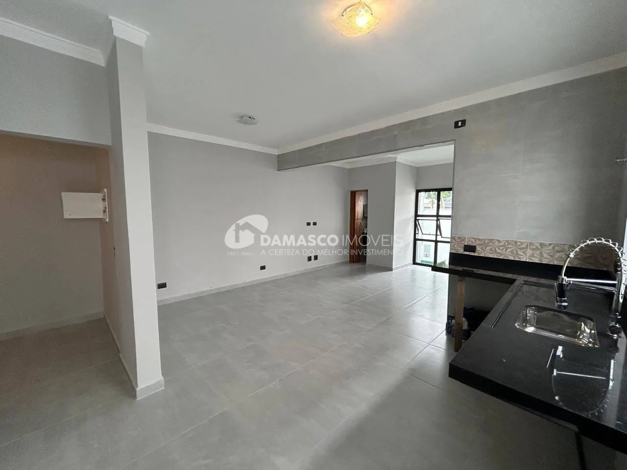 Casa Térrea Reformada à Venda na Nova Gerty, São Caetano do Sul | 2 Dormitórios | 2 Vagas
