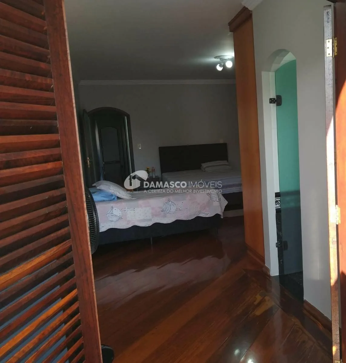 Sobrado à venda 2 Quartos, 1 Suite, 6 Vagas, 345M², Nova Gerty, São Caetano do Sul - SP
