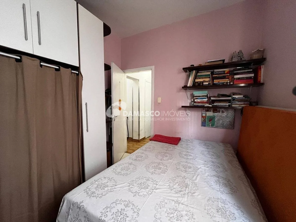 Casa térrea a venda com amplo quintal