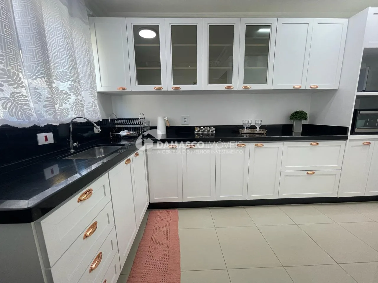 Sobrado de Alto Padrão à Venda no Jardim São Caetano | 6 Dormitórios | Até 10 Vagas