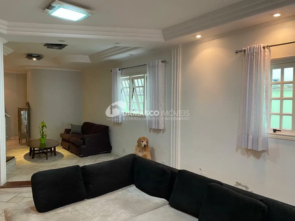 Sobrado à venda 3 Quartos, 1 Suite, 2 Vagas, 180M², Sítio da Figueira, São Paulo - SP