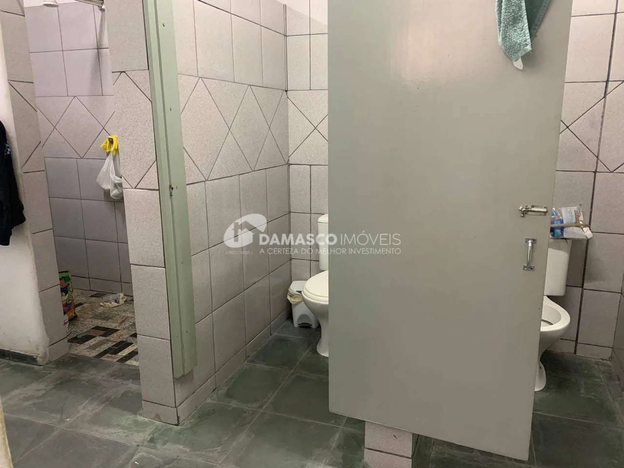 Galpão à Venda na Vila Califórnia, São Paulo | Terreno de 500 m² | Entradas Independentes