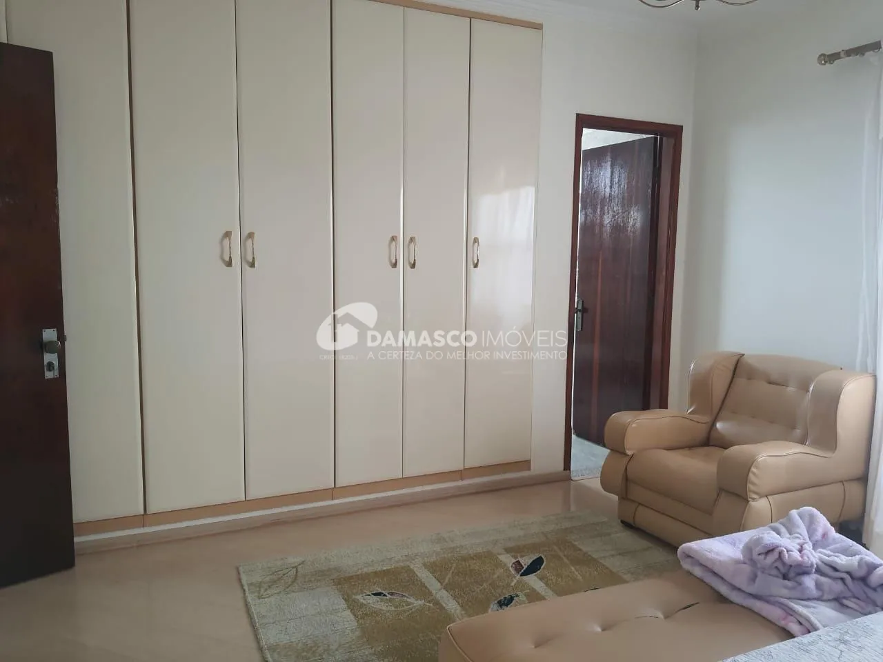 Sobrado à venda 3 Quartos, 1 Suite, 12 Vagas, 300M², Cerâmica, São Caetano do Sul - SP