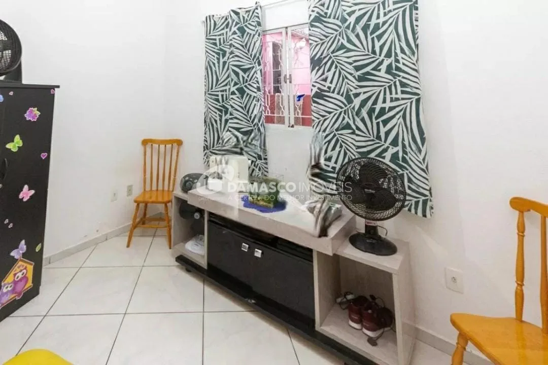 Casa à venda 3 Quartos, 2 Vagas, Jardim Ana Rosa, São Paulo - SP