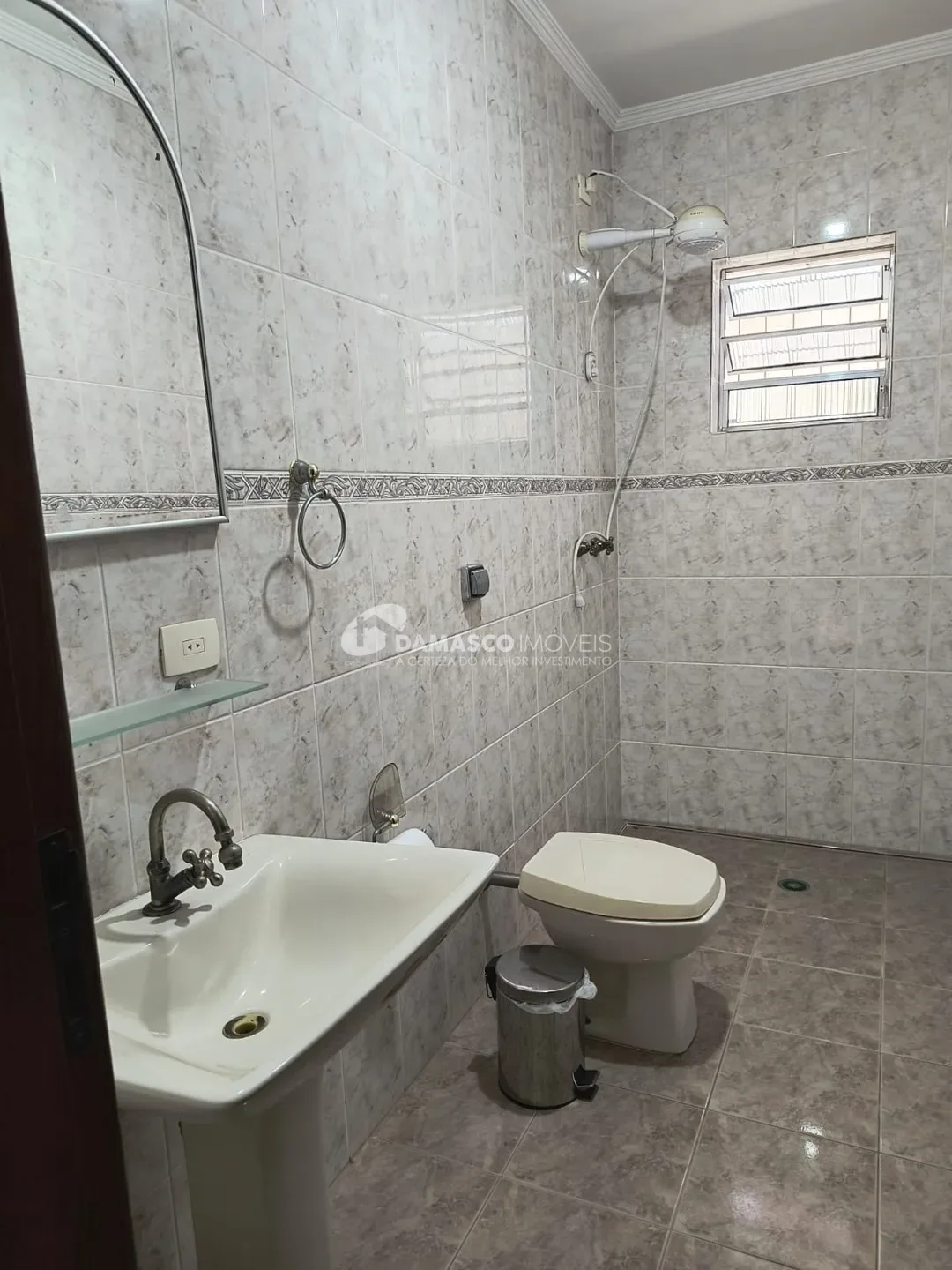 Casa à Venda no Santa Maria, Santo André | 400 m² de Terreno | 2 Dormitórios | 1 Suíte