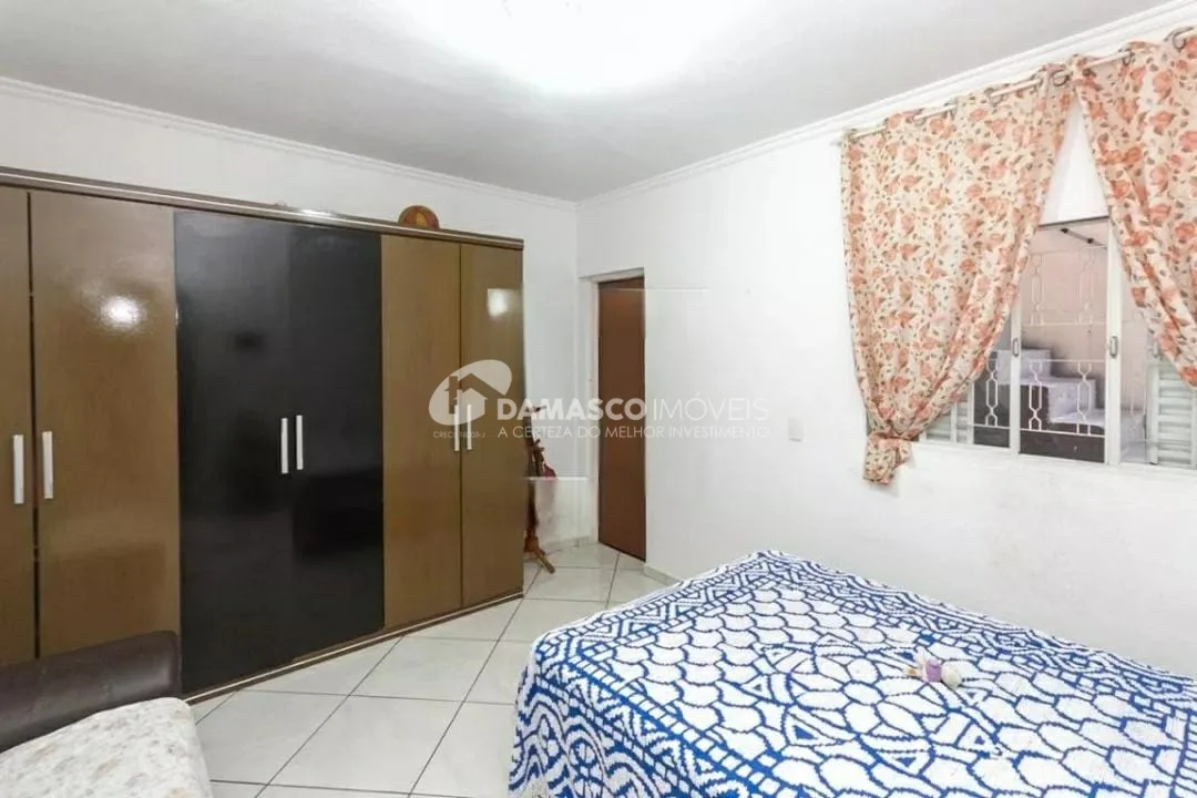Casa à venda 3 Quartos, 2 Vagas, Jardim Ana Rosa, São Paulo - SP