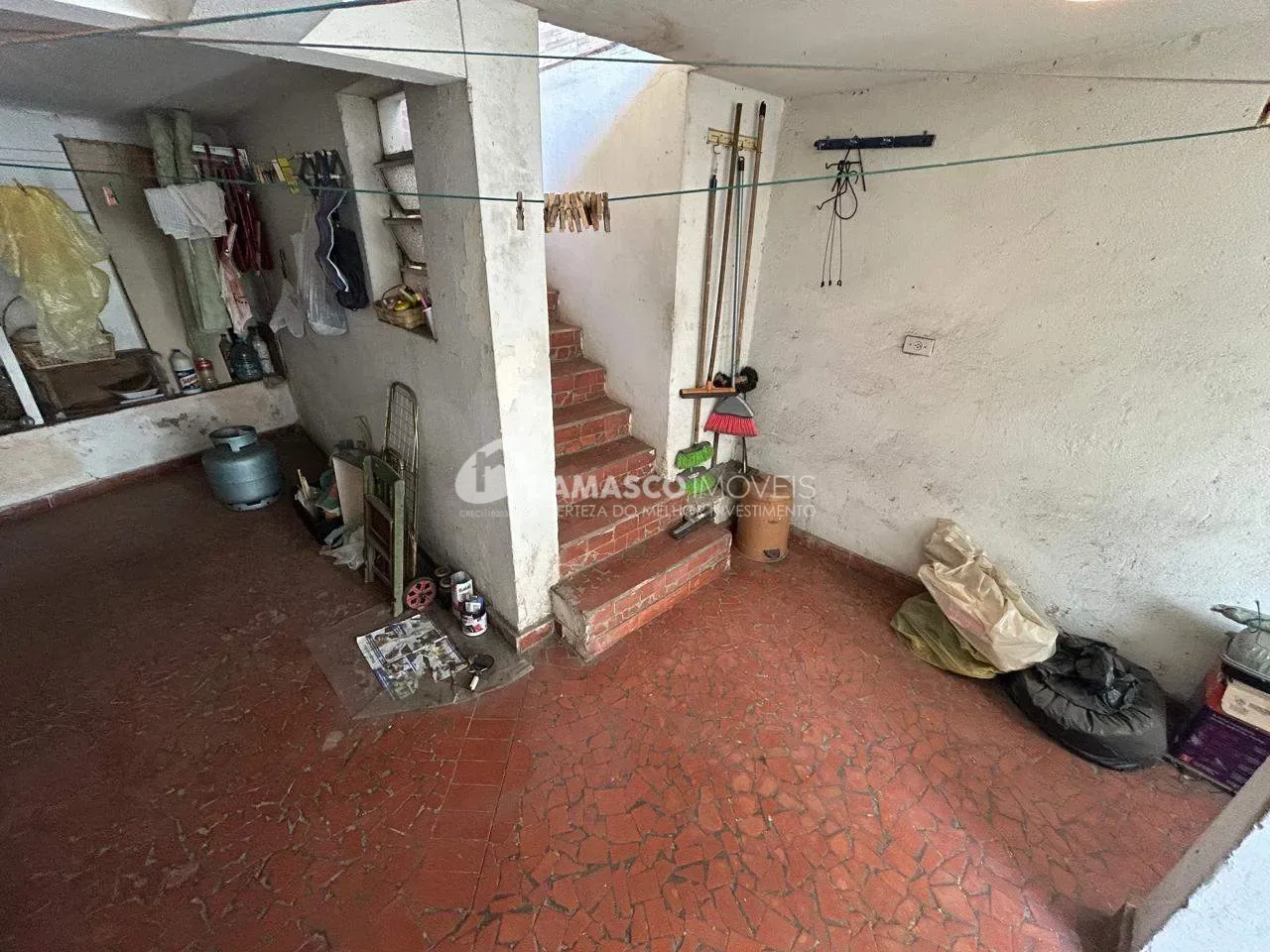 Sobrado à  venda com 178m² de área útil, 2 quartos, 3 vagas, próximo do Complexo Poliesportivo Lauro Gomes, no Bairro Olímpico, em São Caetano do Sul, SP