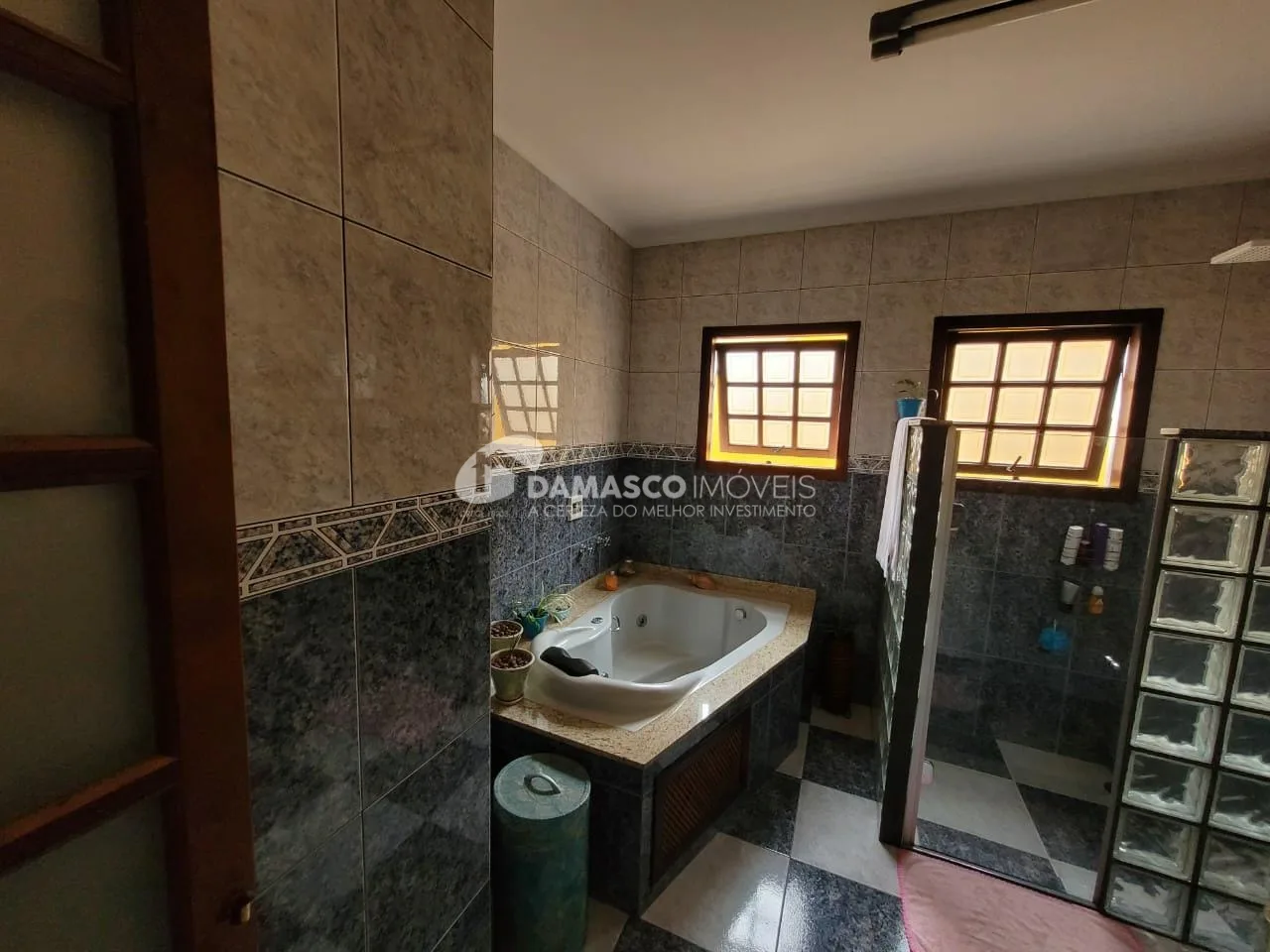 Sobrado à venda 3 Quartos, 1 Suite, 5 Vagas, 297M², Sítio da Figueira, São Paulo - SP