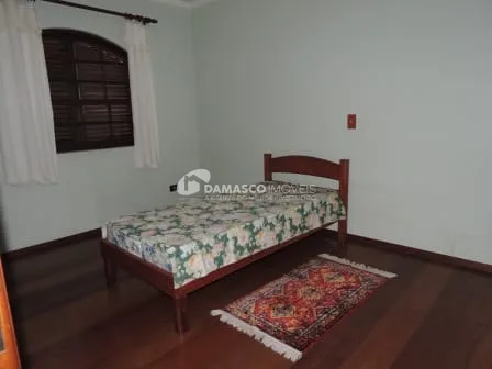 Sobrado à venda  3 Quartos, 2 Vagas, 246 m², Vila Palmares, Santo André - SP