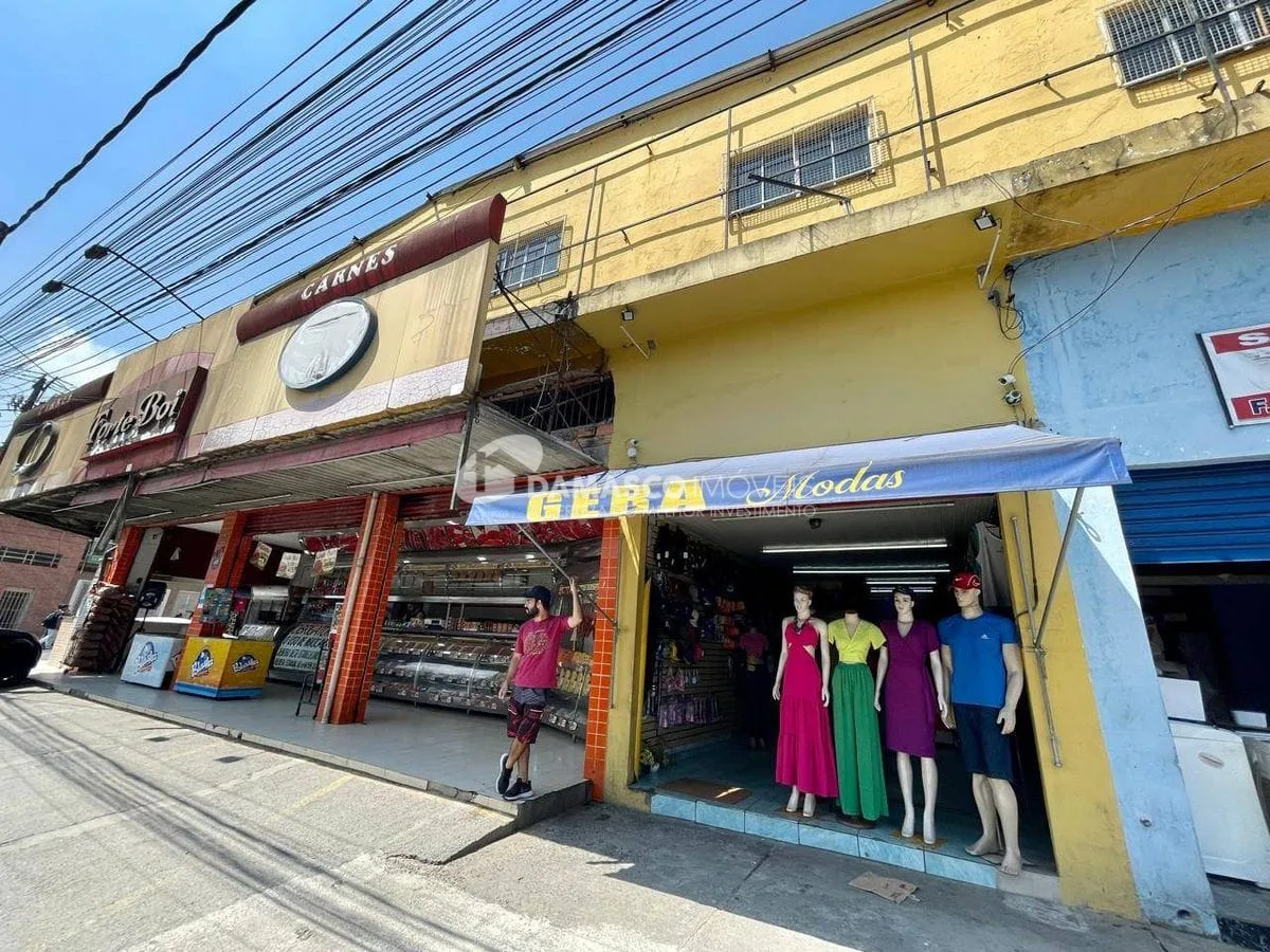 Prédio comercial no Jardim Santo André