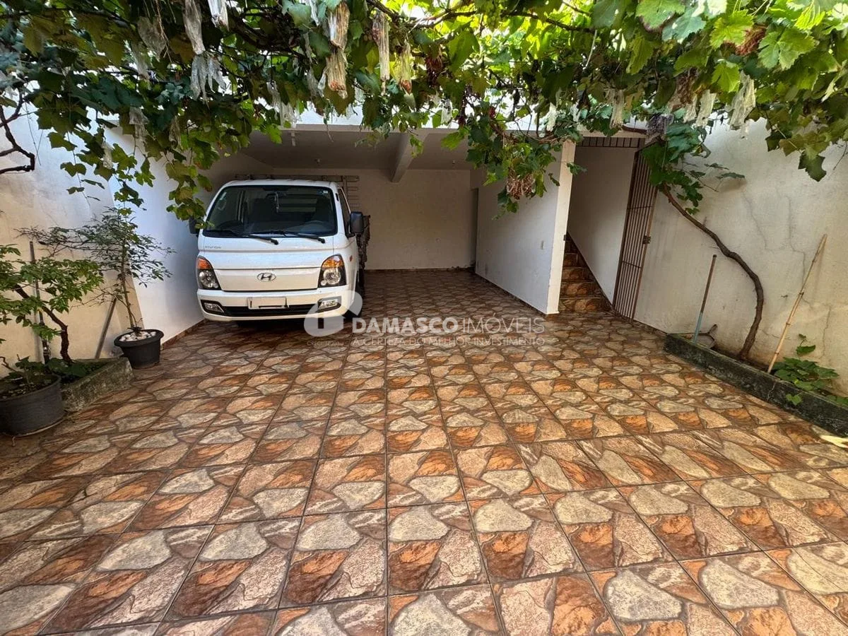 Casa Assobradada no bairro Olímpico
