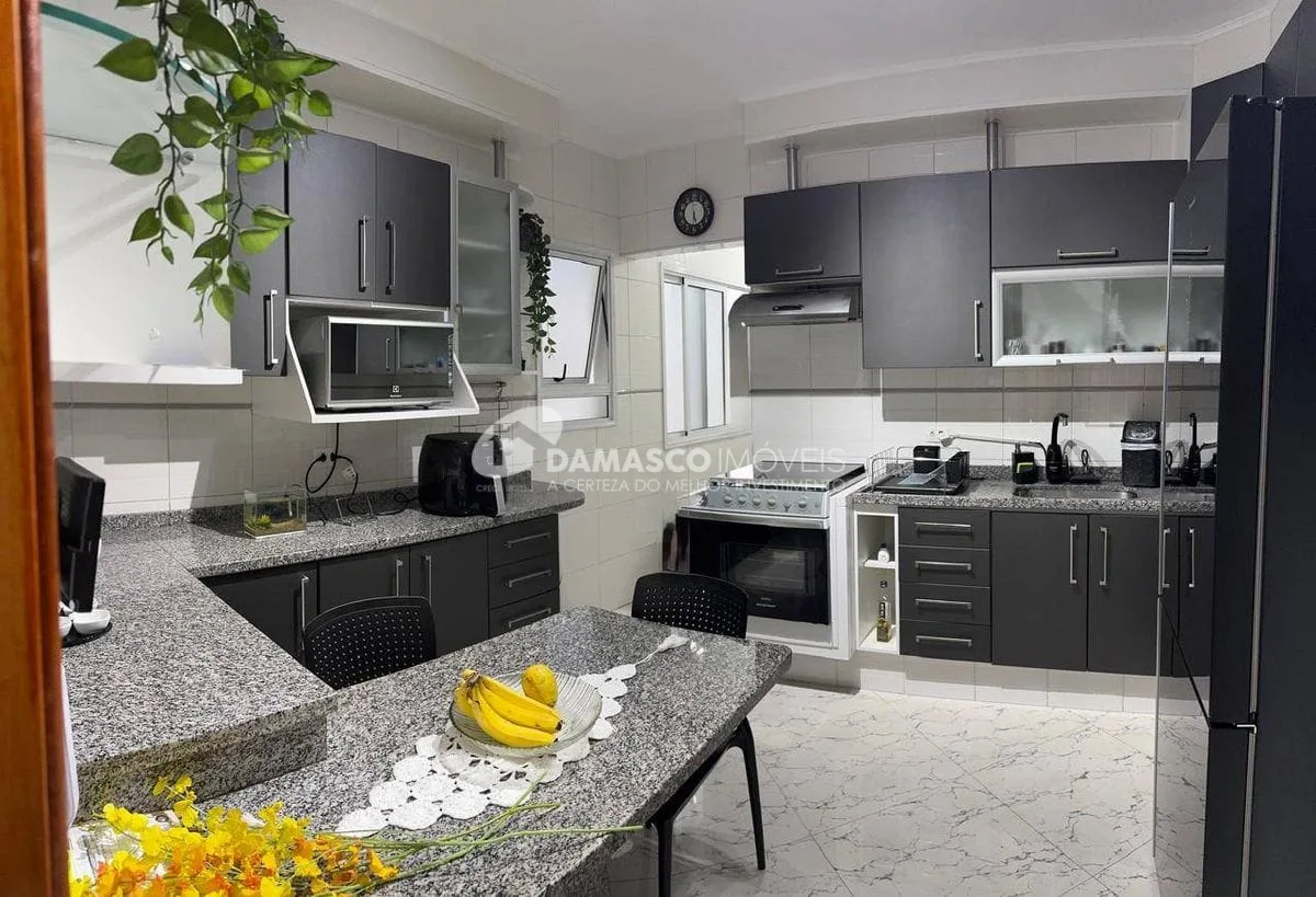 Penthouse, 2 dorm, 1 suíte e sala com sacada