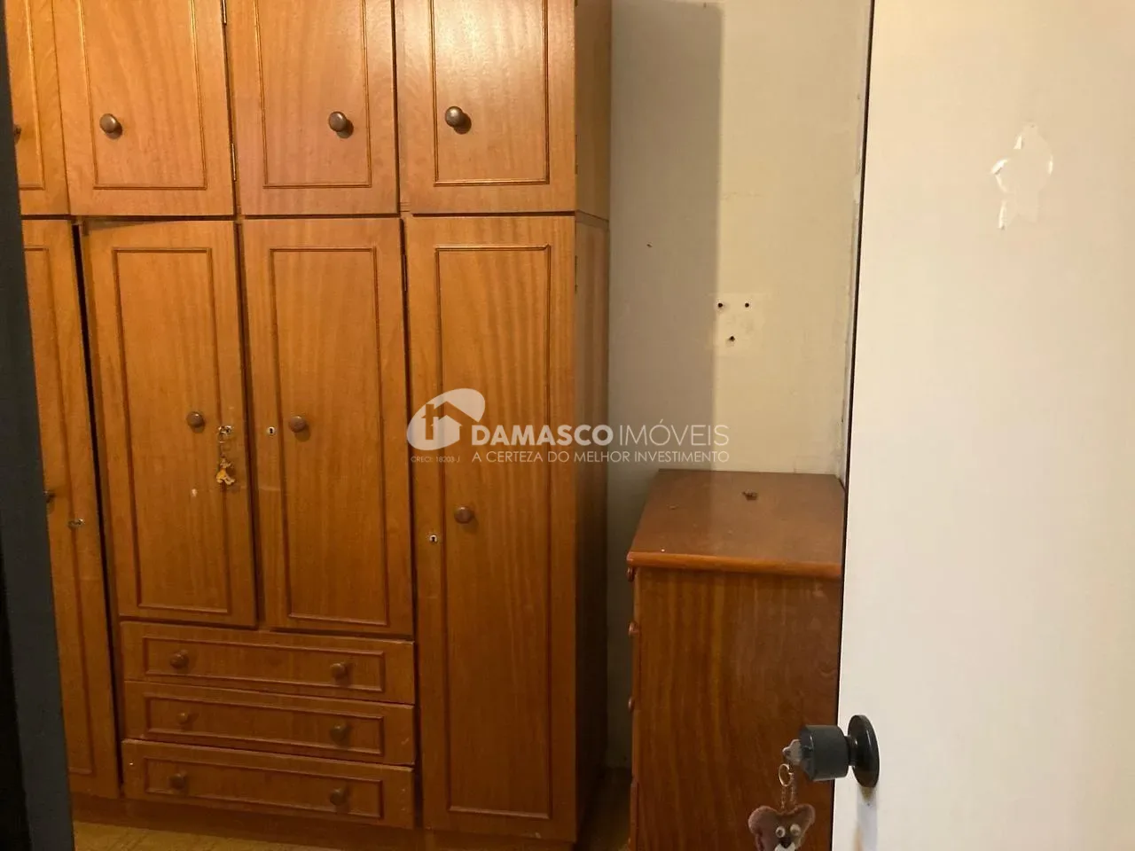 Casa à venda 3 Quartos, 3 Vagas, 207,4 M²   de terreno e 211m² de area construída, a 30 metros do parque linear  no bairro Olímpico, São Caetano do Sul - SP