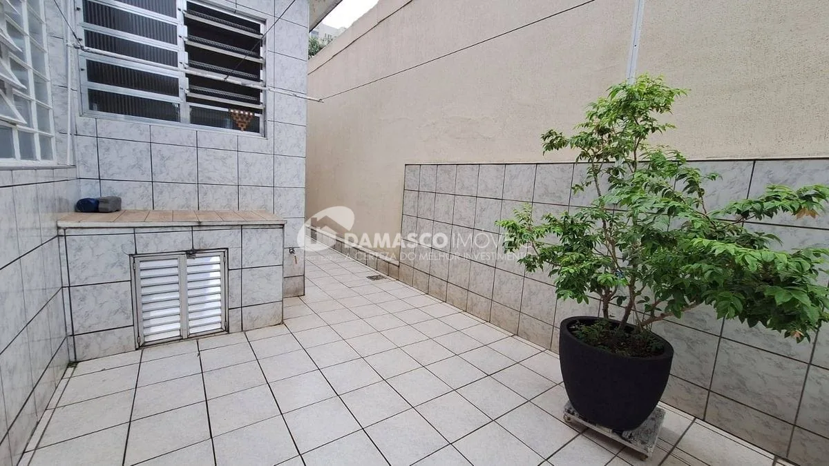 IMÓVEL TÉRREO NO BAIRRO SANTA PAULA COM DUAS CASAS E SALÃO COML