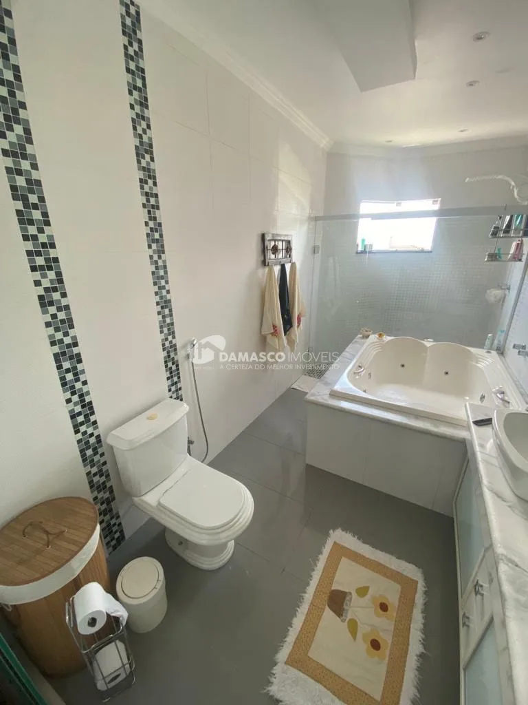 Sobrado à venda 3 Quartos, 3 Suites, 4 Vagas, 347M², Campestre, Santo André - SP