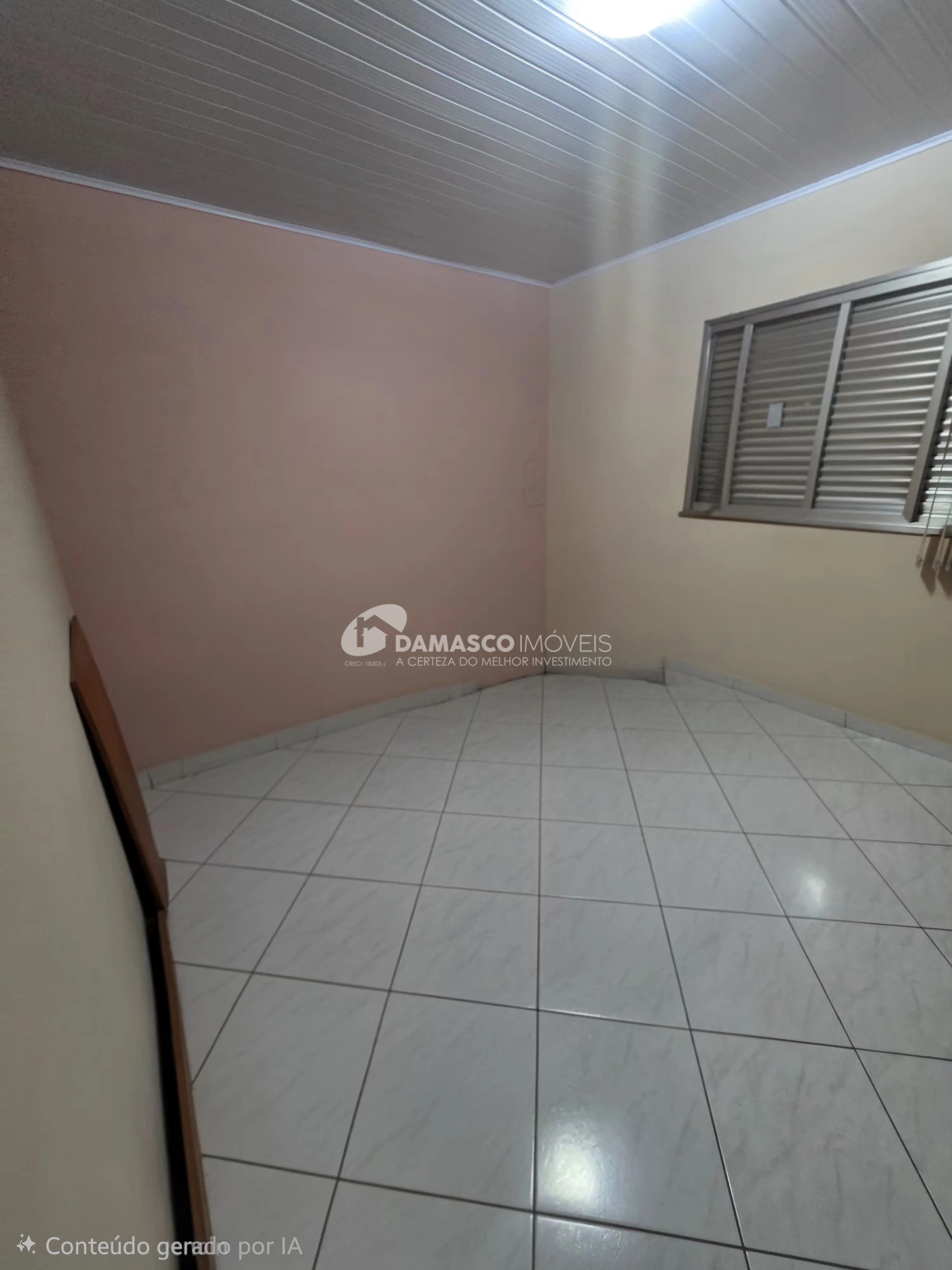 Casa padrão com 108 m² de área útil à Venda, com fácil acesso à via Anchieta,  na Vila Vermelha, São Paulo, SP