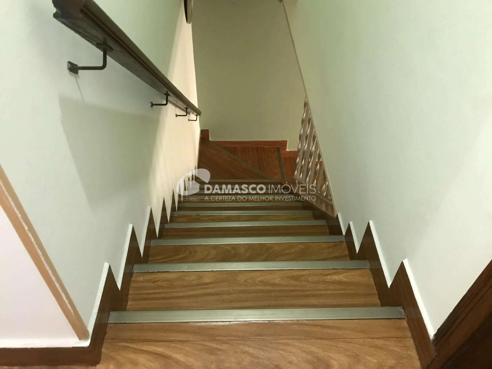 Sobrado à venda 4 Quartos, 1 Suite, 2 Vagas, 257M², Vila Palmares, Santo André - SP