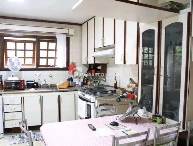 Sobrado à venda 3 Quartos, 3 Suites, 4 Vagas, 245M², Cerâmica, São Caetano do Sul - SP
