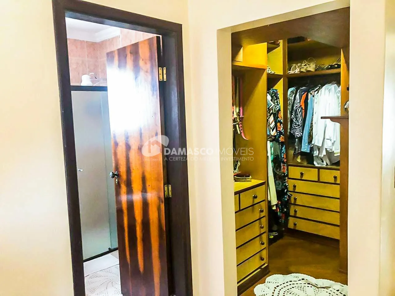 Sobrado à venda 5 Quartos, 2 Suites, 6 Vagas, Vila Sacadura Cabral, Santo André - SP