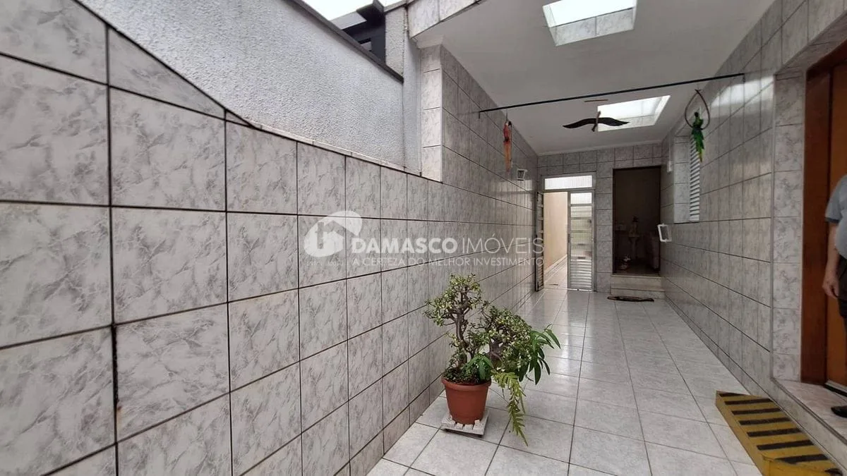 IMÓVEL TÉRREO NO BAIRRO SANTA PAULA COM DUAS CASAS E SALÃO COML