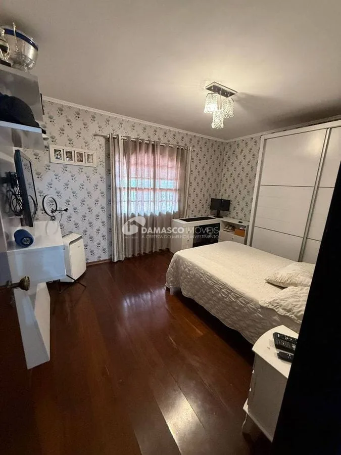 Sobrado à venda 3 Quartos, 1 Suite, 2 Vagas, 204M², Sítio da Figueira, São Paulo - SP